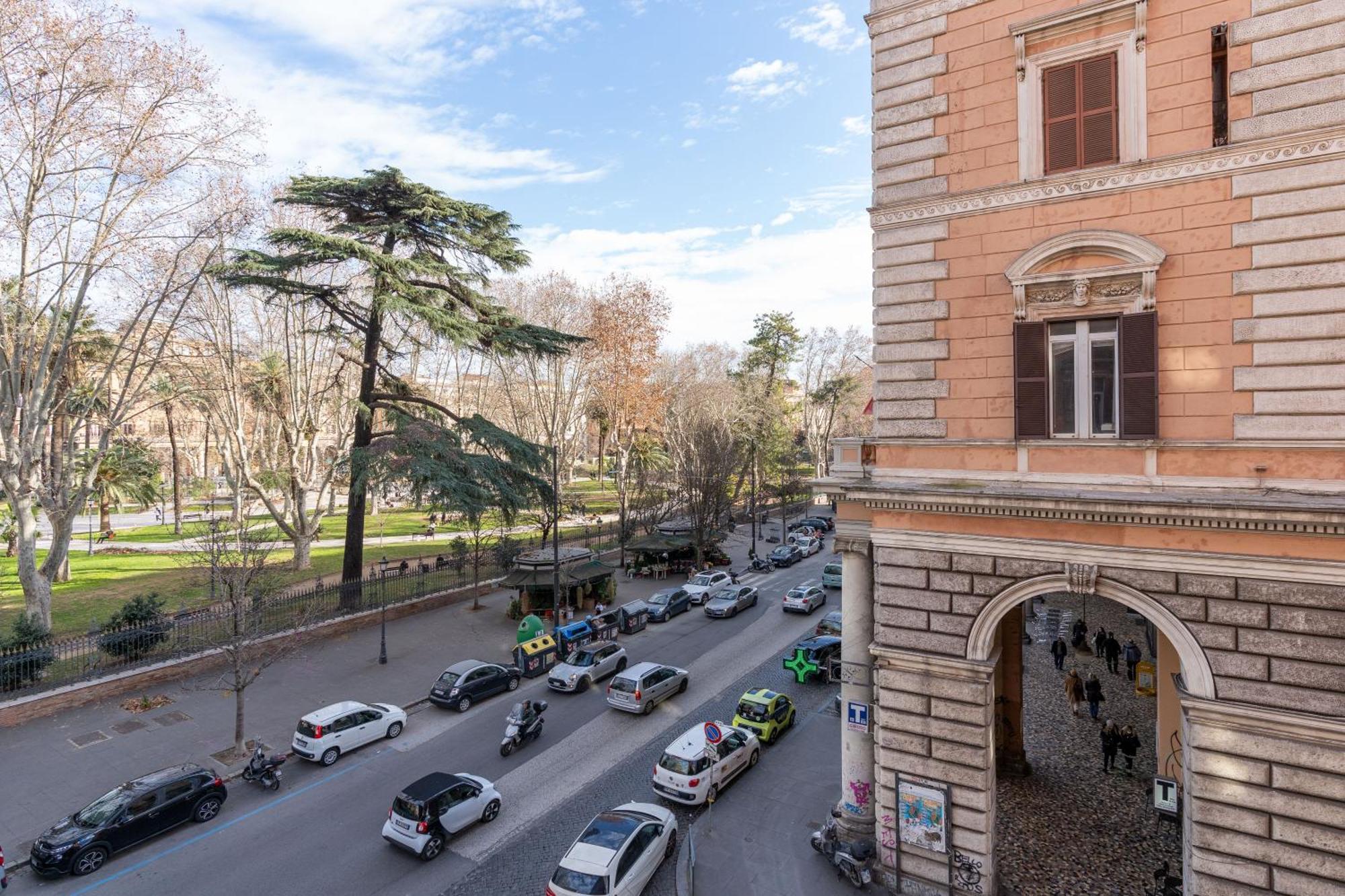 Leone D'Oro Guesthouse - Close To Piazza Vittorio Rome Exterior photo