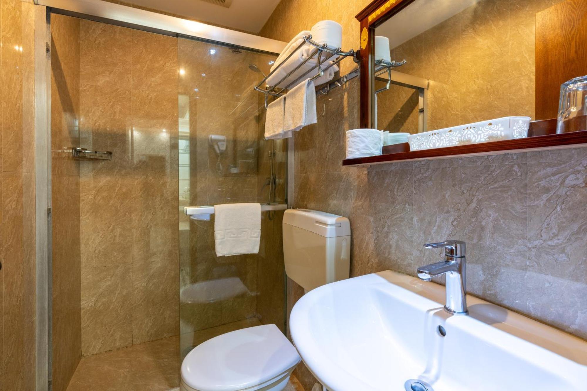 Leone D'Oro Guesthouse - Close To Piazza Vittorio Rome Exterior photo